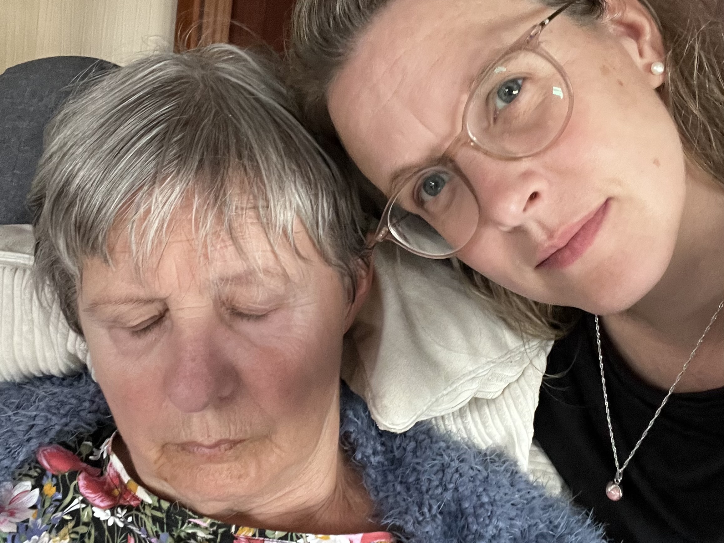 Liebe Mama, bei dir zu sein, ist schön und schwer. - Alzheimer und wir